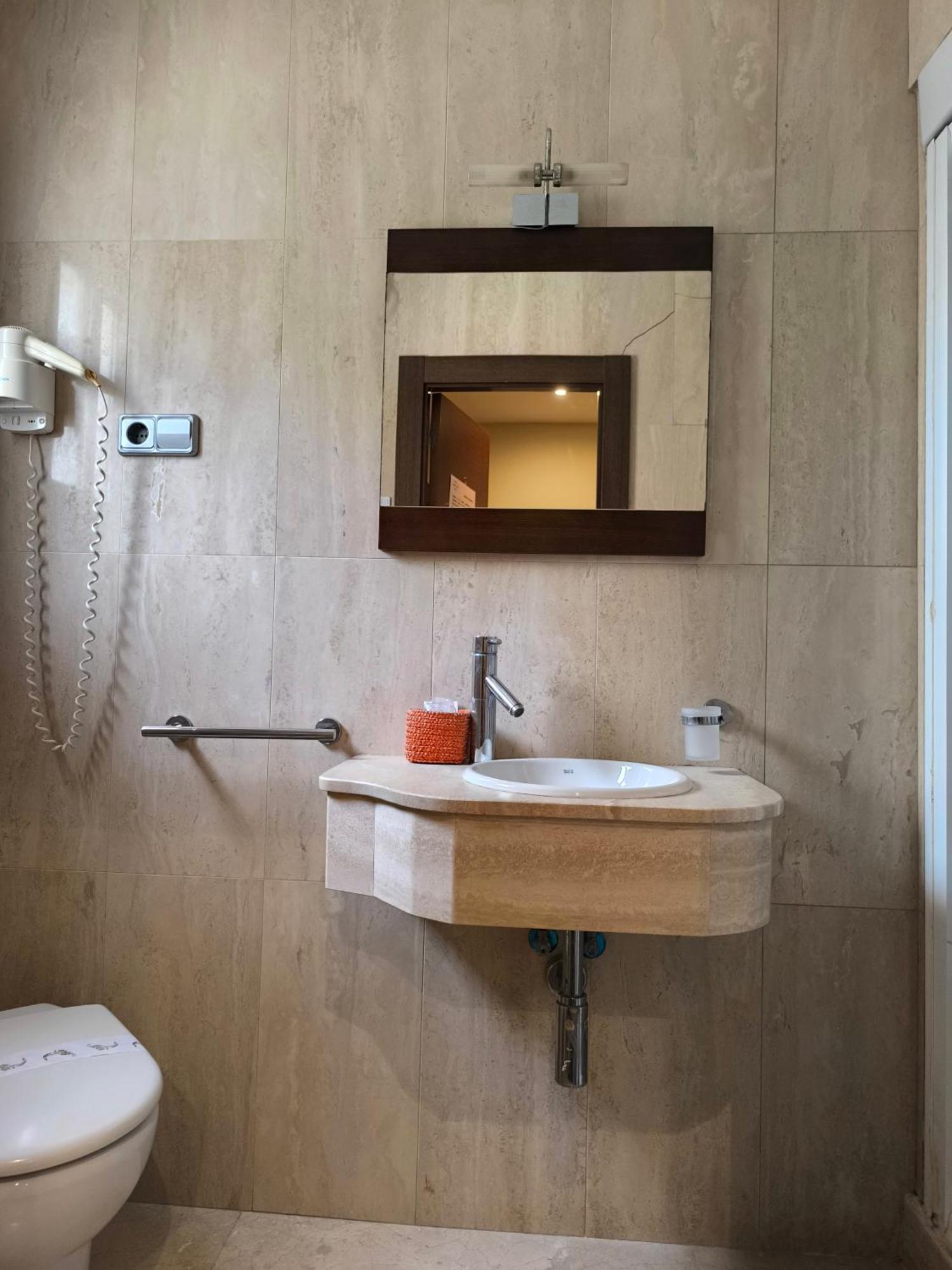 Hotel Santa Barbara Andorra Ngoại thất bức ảnh